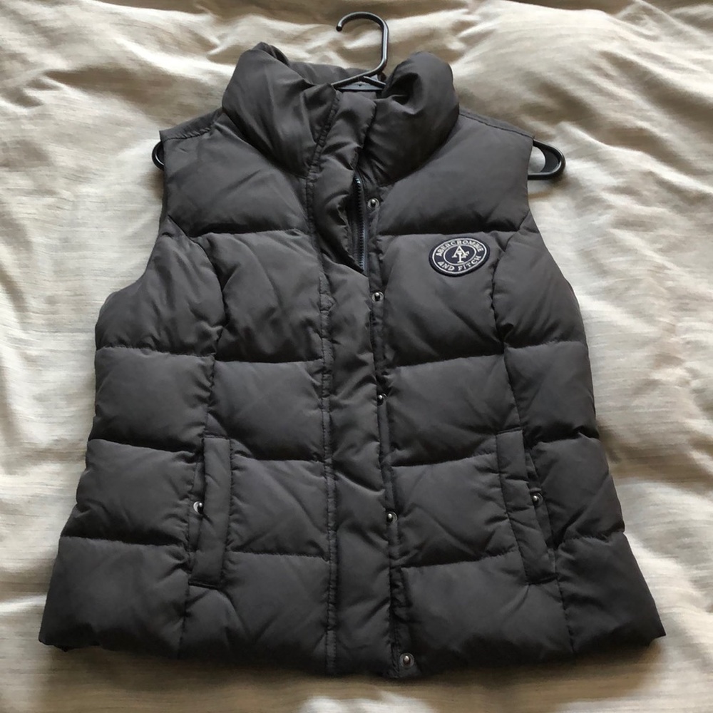 ABERCROMBIE & FITCH vest